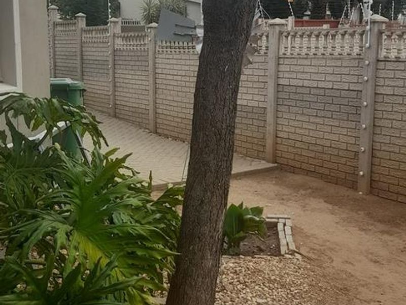 FOR SALE N$2 300 000,00 Olympus Village - Photo 9