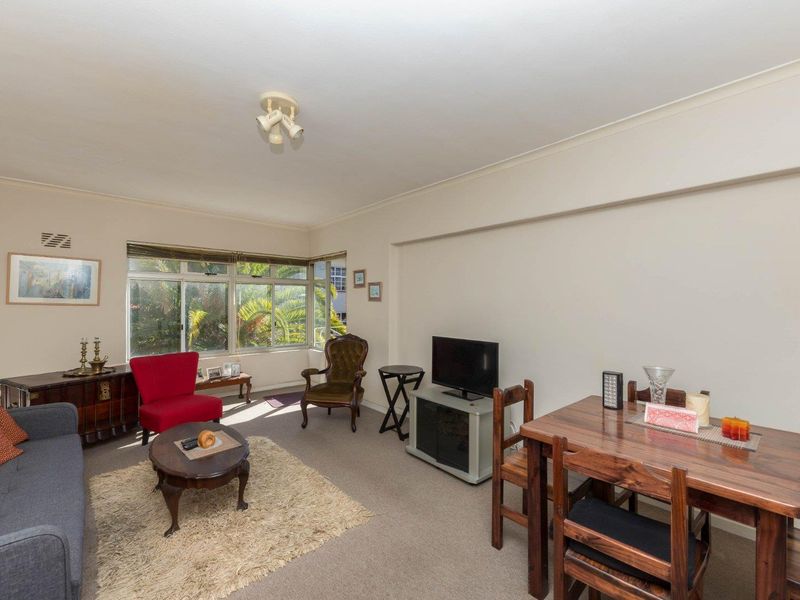 Two bedroom apartment in Green Point - Photo 2
