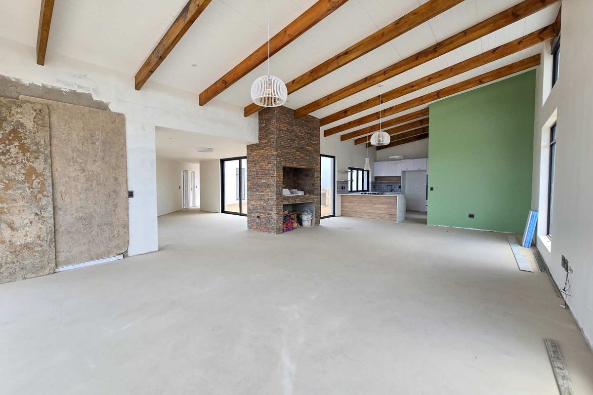Embrace luxurious coastal living in Skulpiesbaai Estate. - Photo 2