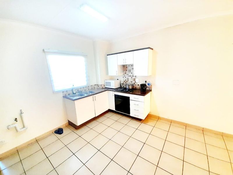 Well maintained ground floor Unit for first time home buyers - Photo 4