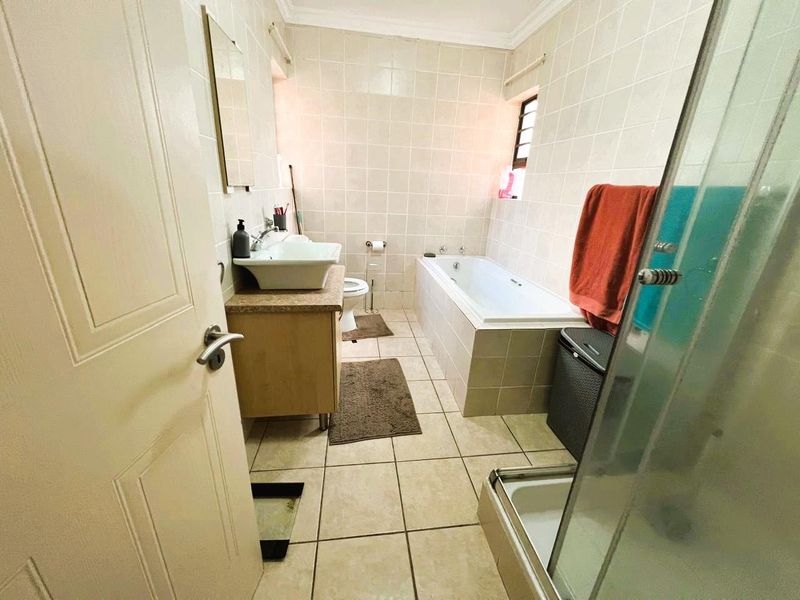 2-Bedroom Apartment for sale in Bains - Photo 6