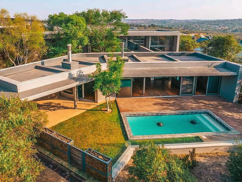 Elegance Redefined: Your Modern Oasis Amidst Nature's Embrace - Photo 2