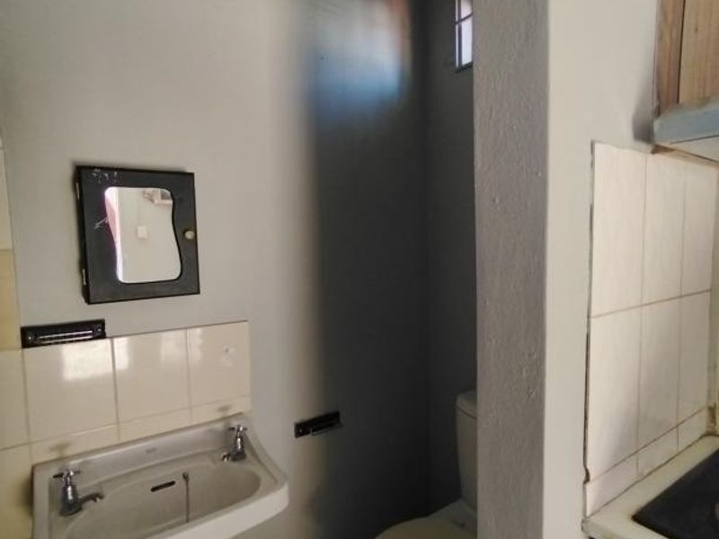 Open-plan room to let in Musgrave - Photo 8