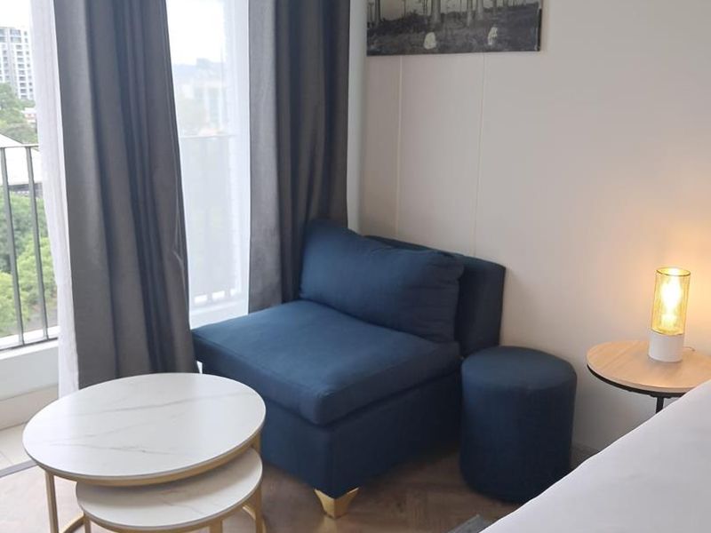 STUPENDOUS FULLY FURNISHED STUDIO APARTMENT IN THE NEW AND ICONIC COMPLEX IN ROSEBANK - Photo 7