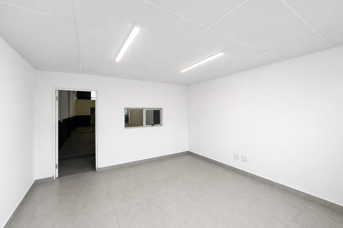 Spacious Industrial Unit with Roller Door Access - Photo 3