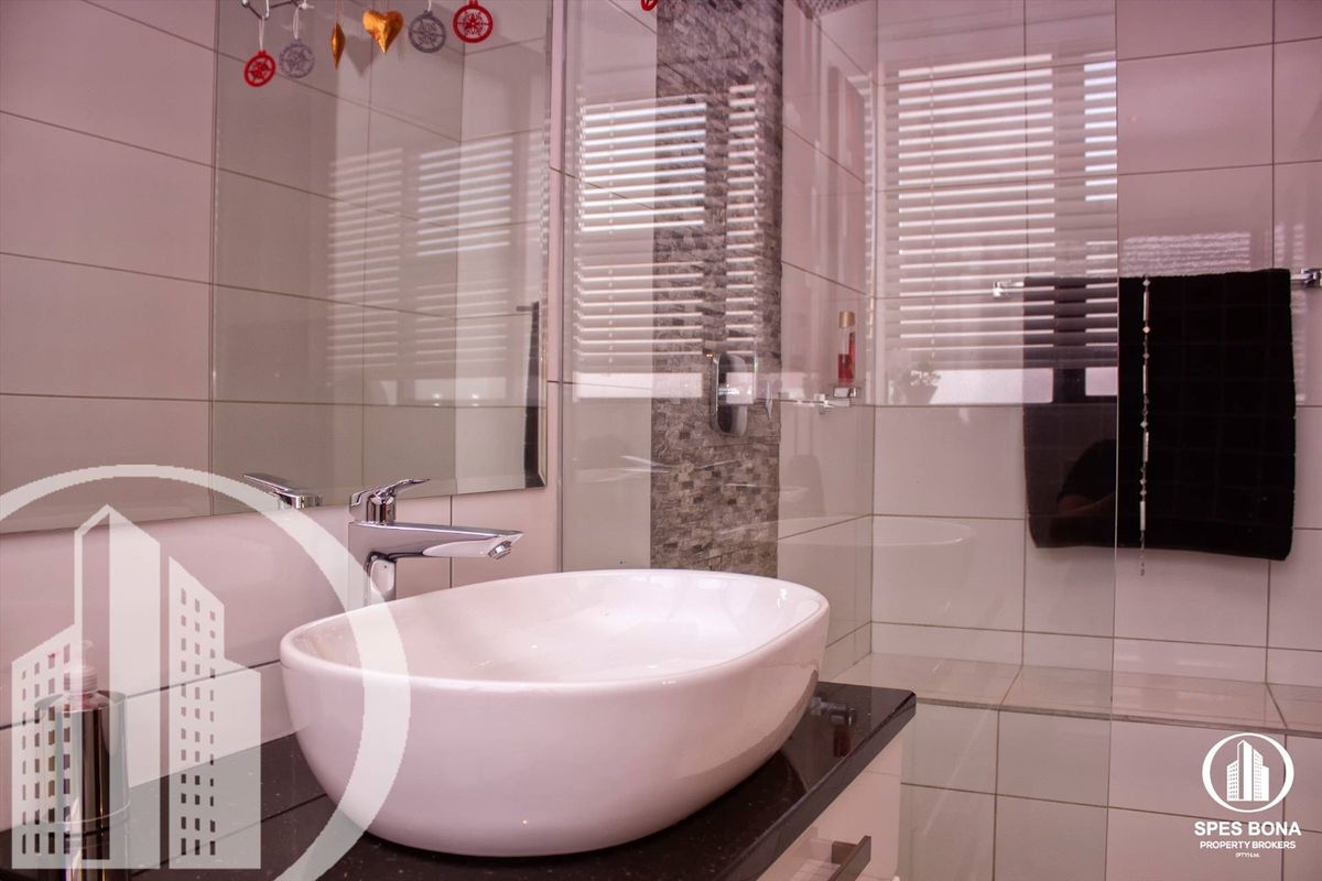 An amazing property with one-of-a-kind features - Photo 5