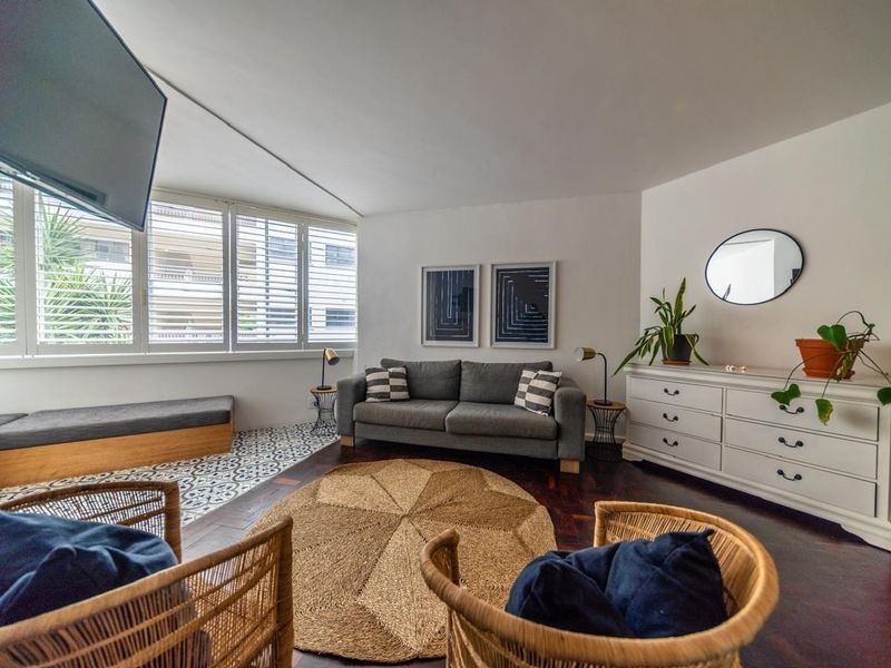 Modern Sea Point Apartment: Comfort by the Coast | Available Immediately - Photo 1