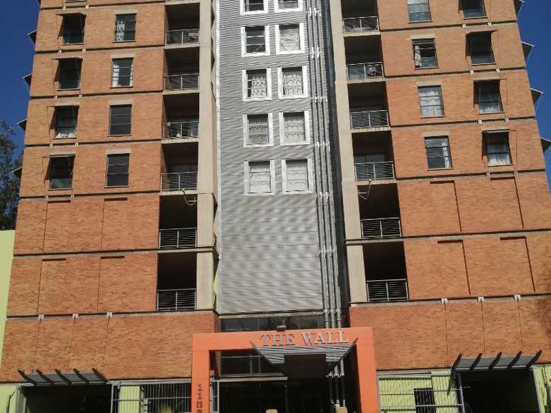 ROOM TO RENT IN SHARED APARTMENT - Photo 2