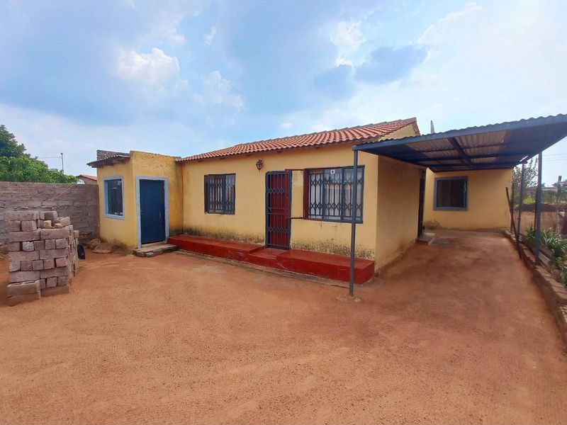Two Bedrooms RDP house with Nine outside rooms for sale - Photo 2