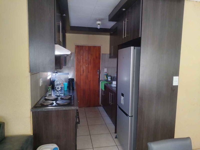 2 bedrooms house for sale in Soshanguve VV - Photo 5