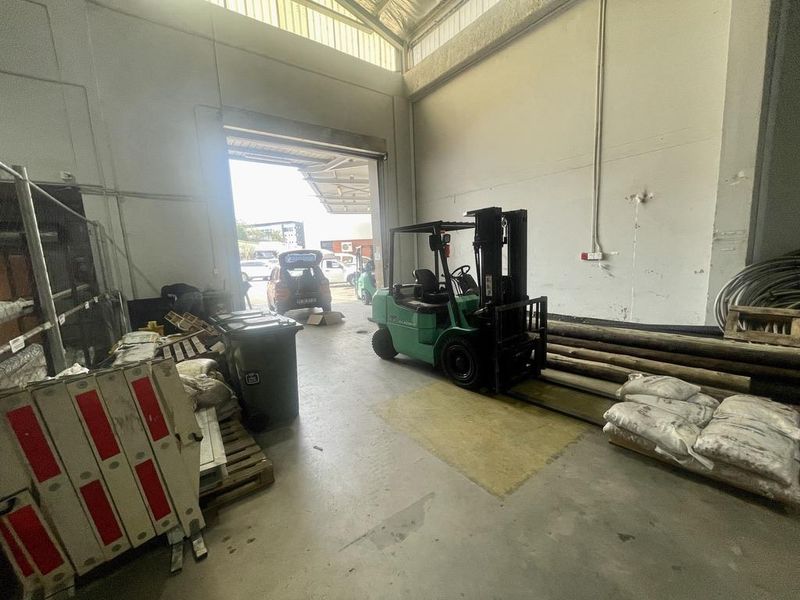 Hendra - Large 1,671m2 Warehouse To Let – Riverhorse Valley - Photo 4