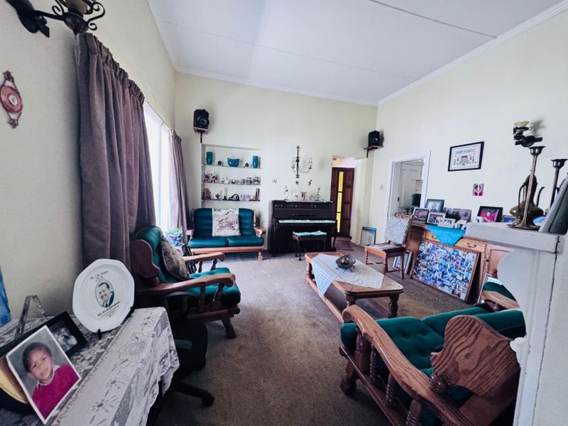 6 Bedrooms Property For Sale In Queenstown - Photo 10