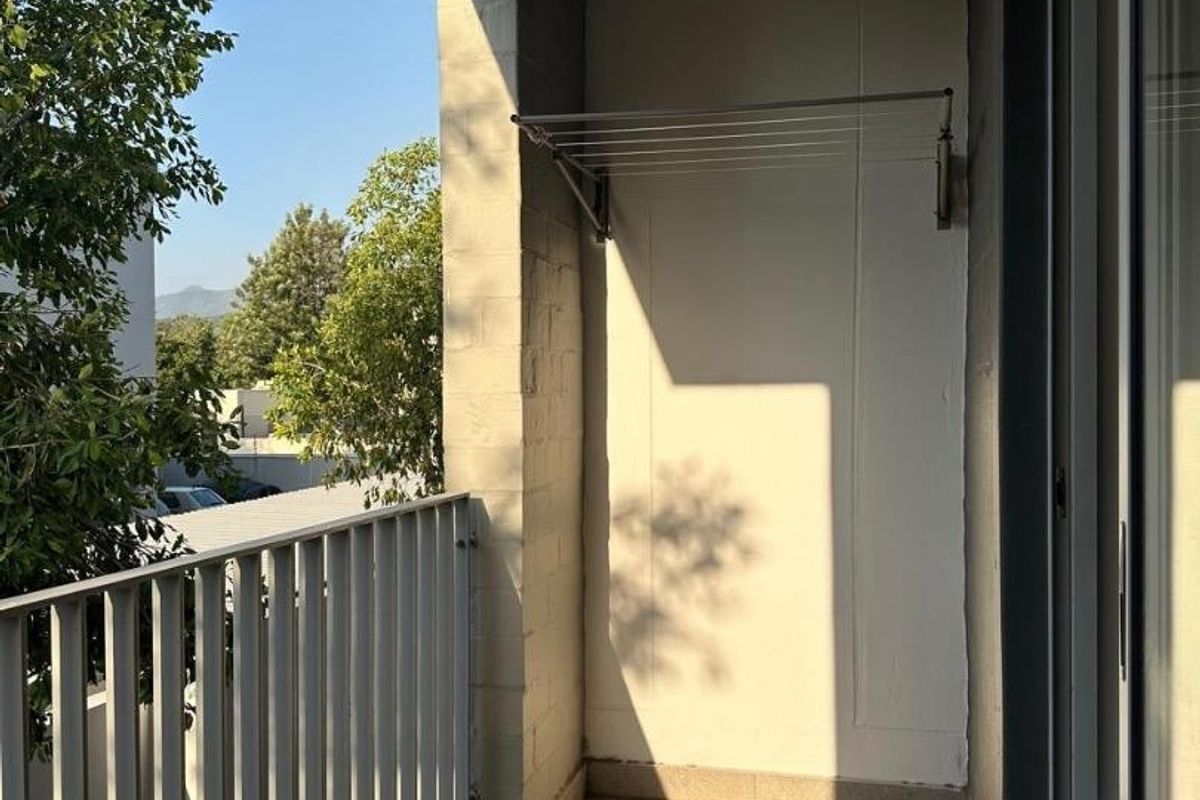 2-Bedroom Fully Furnished Apartment Near Campus - Stellenbosch - Photo 5
