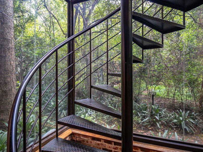 Exceptional Lodge-Style Residence with Cottages - Photo 6