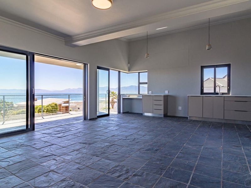 Luxurious, Brand New De Kelders Home - Photo 10