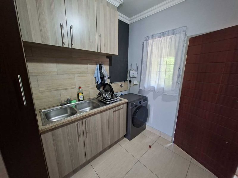 2 Bedroom Apartment To Let - Photo 4