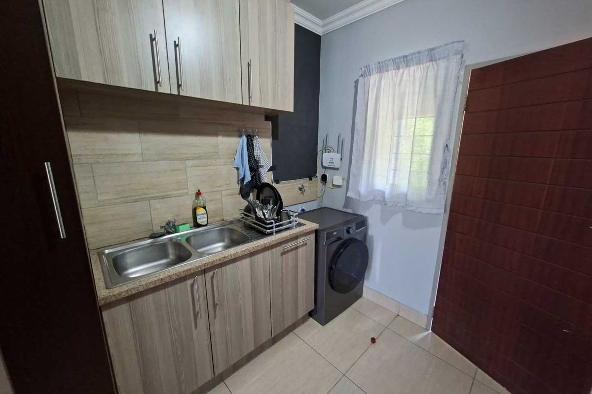 2 Bedroom Apartment To Let - Photo 4