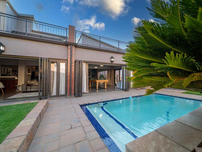 Double-Storey Luxury Masterpiece in Ebotse Golf & Country Estate - Photo 7