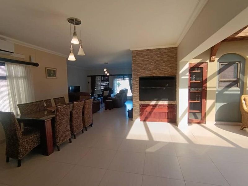 Townhouse with Sea View - Photo 7