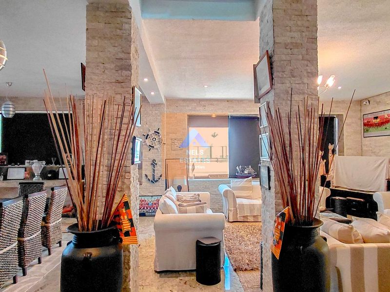 Spacious & Modern Furnished Townhouse for Sale in Vogelstrand, Swakopmund - Photo 10