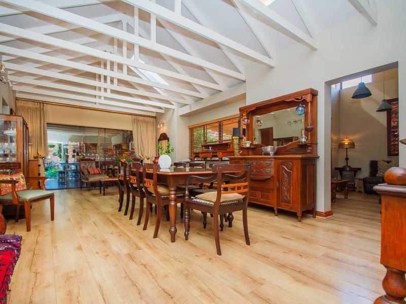 Constantia Kloof's Finest Family Home - Photo 7