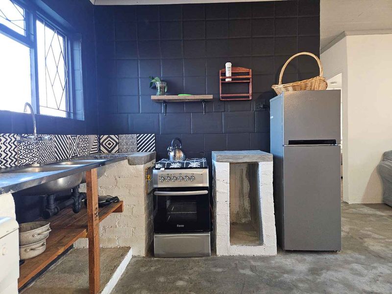 Furnished Pet Friendly in Bettys Bay : Ready September 2025 ! - Photo 9