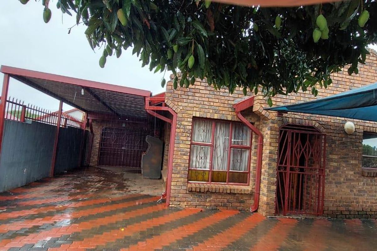 3 bedrooms house for sale in Soshanguve East - Photo 2