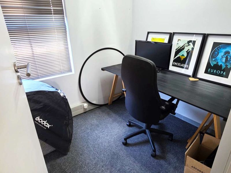 Modern First Floor Office in Westlake Business Park - Photo 9