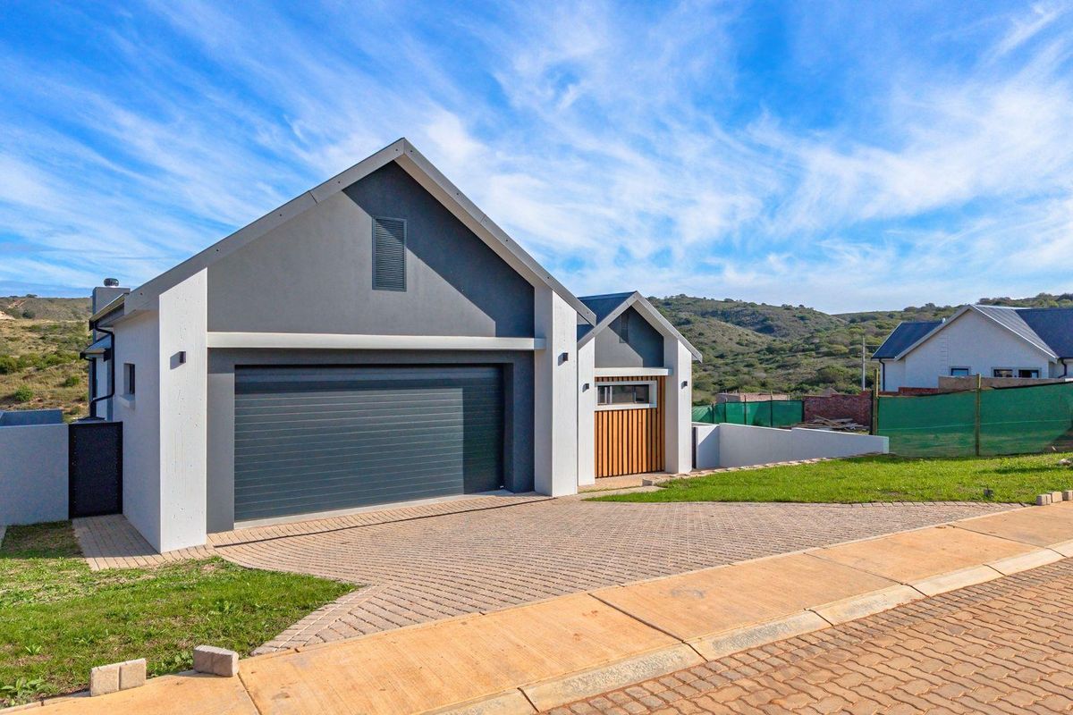 Brand-New 3-Bedroom Single-Storey Home | No Transfer Duty | Outeniquasbosch Wildlife Village - Photo 3