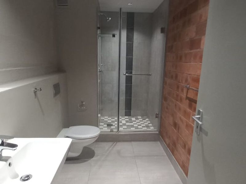 Spacious 2-Bedroom Apartment with Style - Photo 8