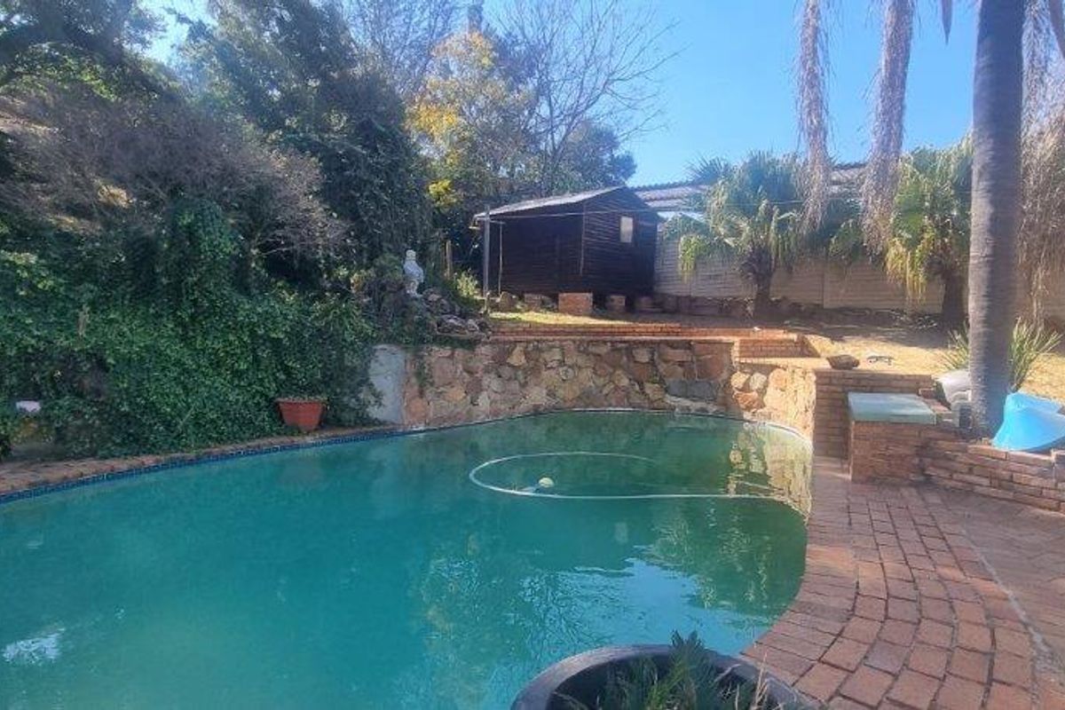 At one with Nature's tranquility. Lovely Location in Mondeor. - Photo 4