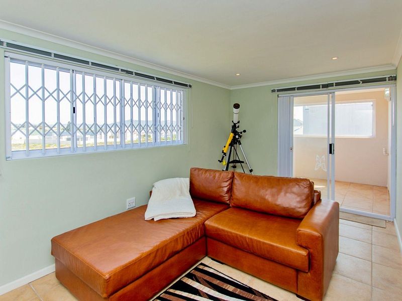 3-bedroom, 2-bathroom home available to rent in Villa Diamante. - Photo 8