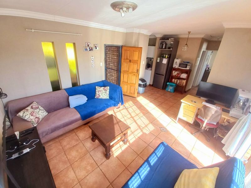 Two Bedrooms house for Sale in Heuweloord Centurion - Photo 6