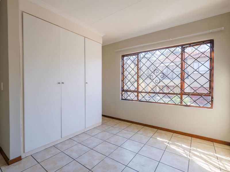 A stunning 3-bedroom house in Craigavon, Fourways - Photo 9