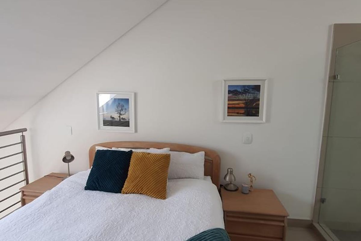 EXQUISITE 1 BEDROOM LOFT APARTMENT - Photo 4