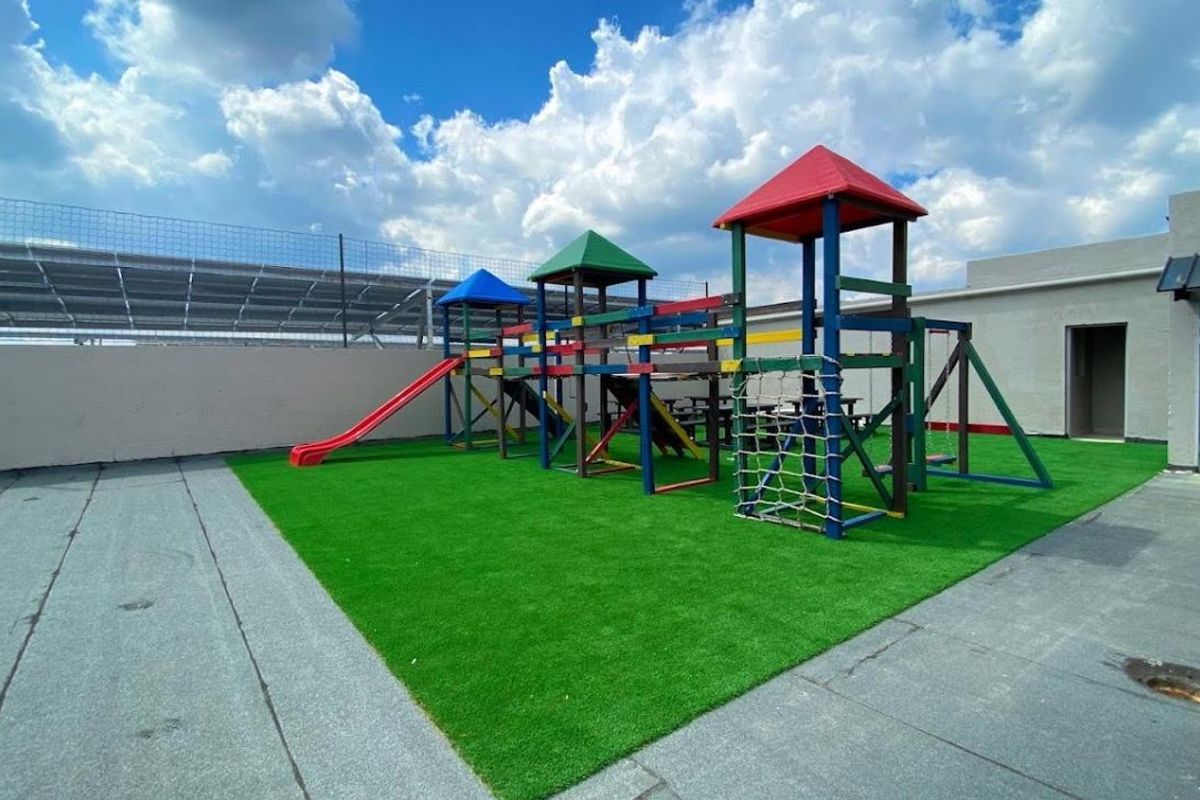 Modern Bachelor Unit for Sale - Photo 2