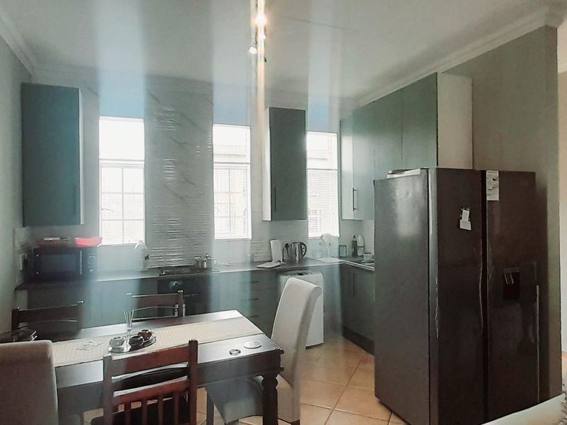 "Your Cozy Haven Awaits!" - Photo 3