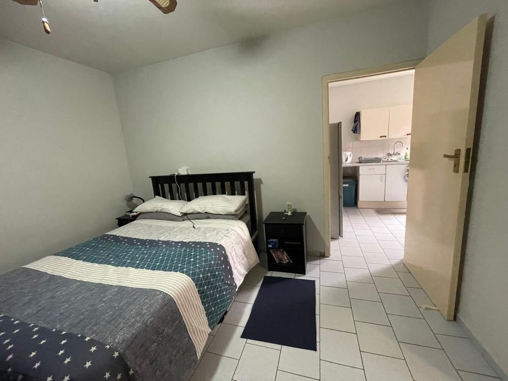 Flat 1 ( 1 bedroom flat )