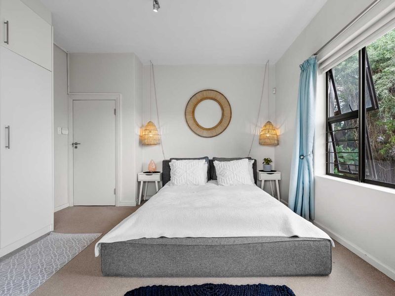 Secure Vredehoek Gem with Views, Garden & Separate Flatlet - Photo 10