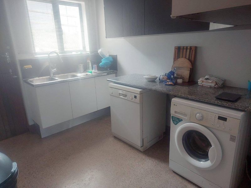 Modern Furnished home for Rental in Palm Lakes Estate - Photo 4