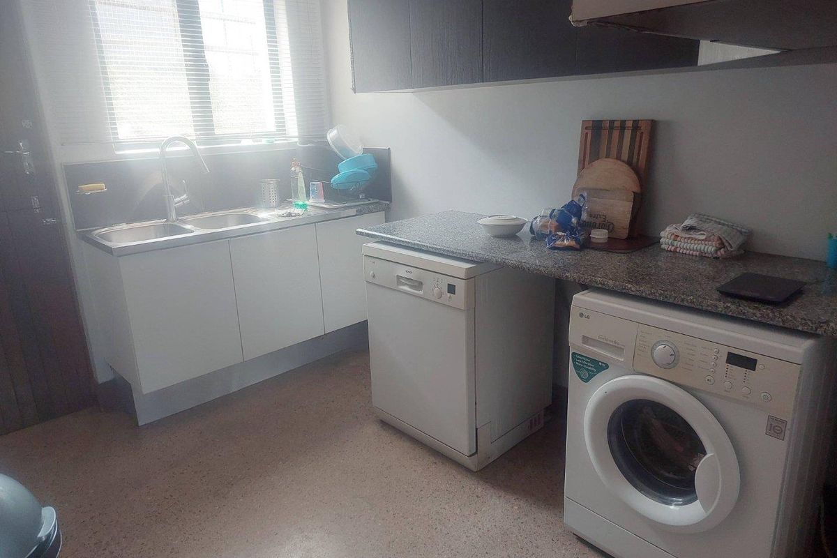 Modern Furnished home for Rental in Palm Lakes Estate - Photo 4