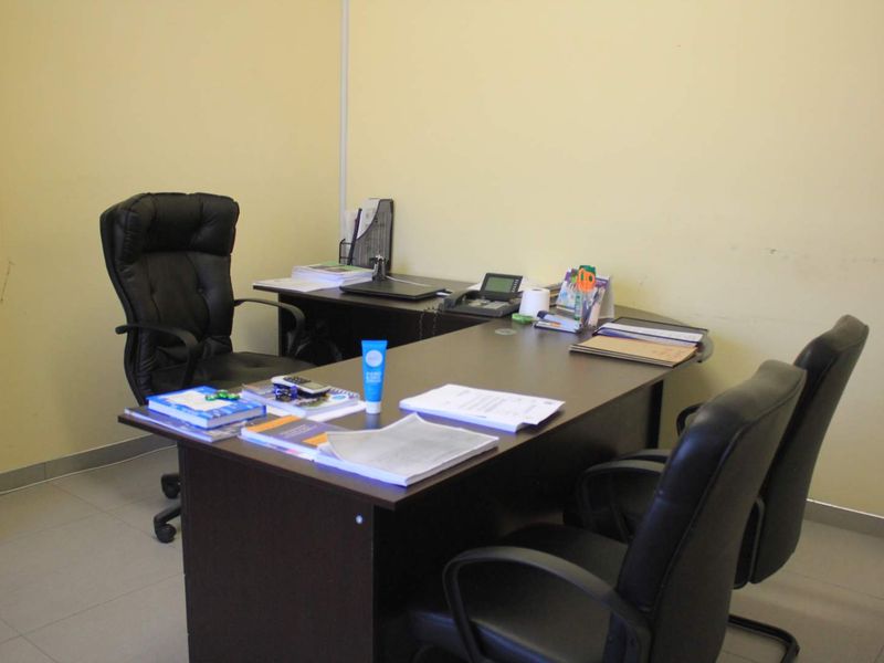 An Office space for rent in Nkurenkuru - Photo 3