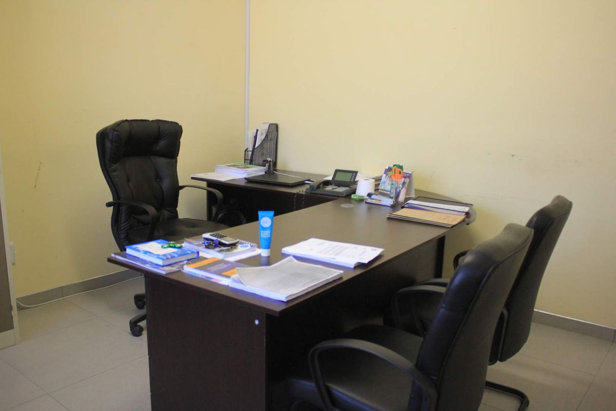 An Office space for rent in Nkurenkuru - Photo 3