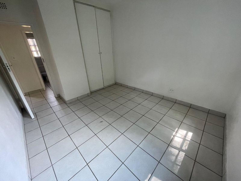 UNFURNISHED 2 BEDROOMS GROUND FLOOR - Photo 9