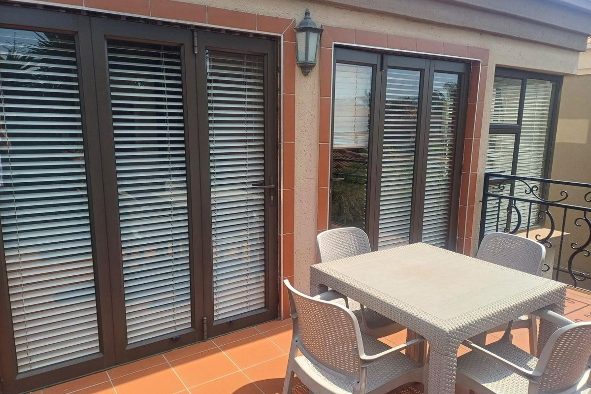 Exquisite Newly Renovated Cluster in a Prestigious Secure Estate - Photo 5