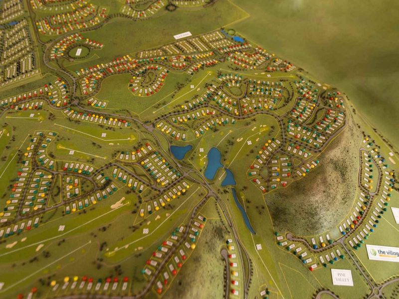 Shape Your Future in a 492m2 Oasis of Luxury and Style! - Photo 6