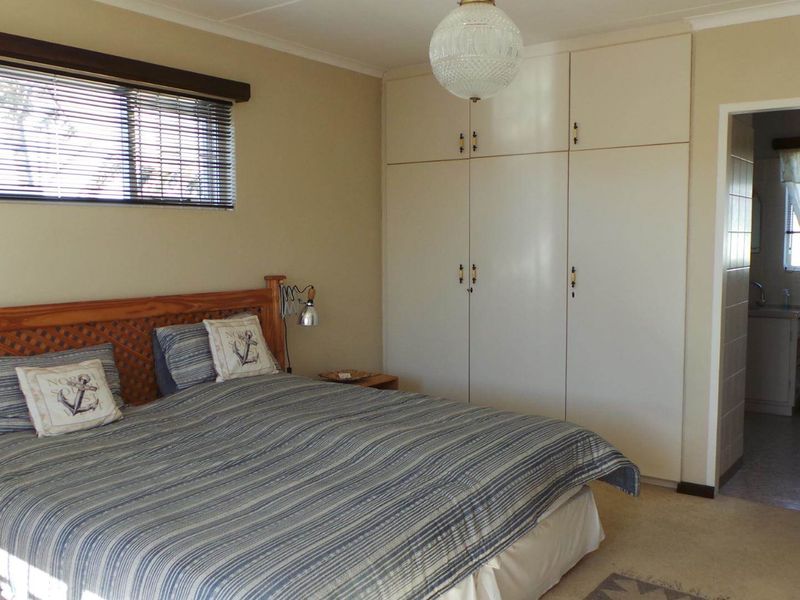 Well located Home close to Private School and Park - Photo 6