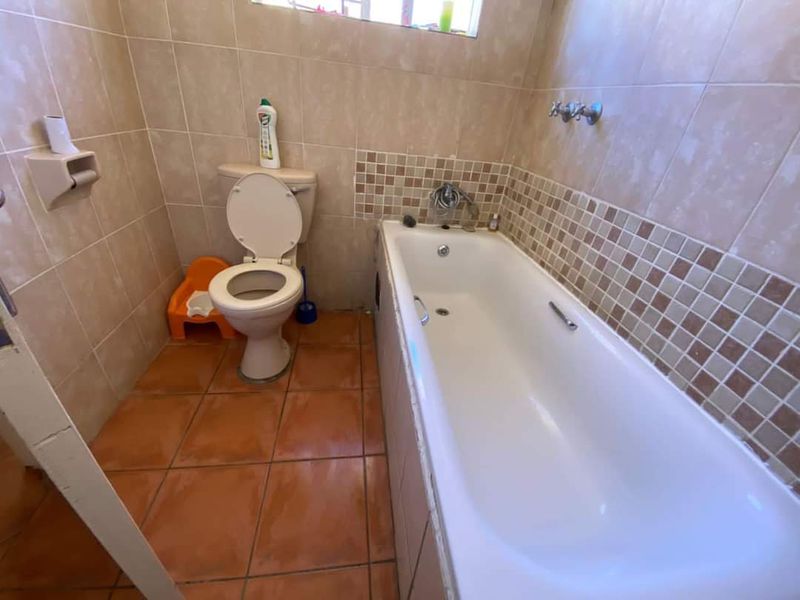 2-BEDROOM DUPLEX TOWNHOUSE FOR SALE IN KHOMASDAL - Photo 5