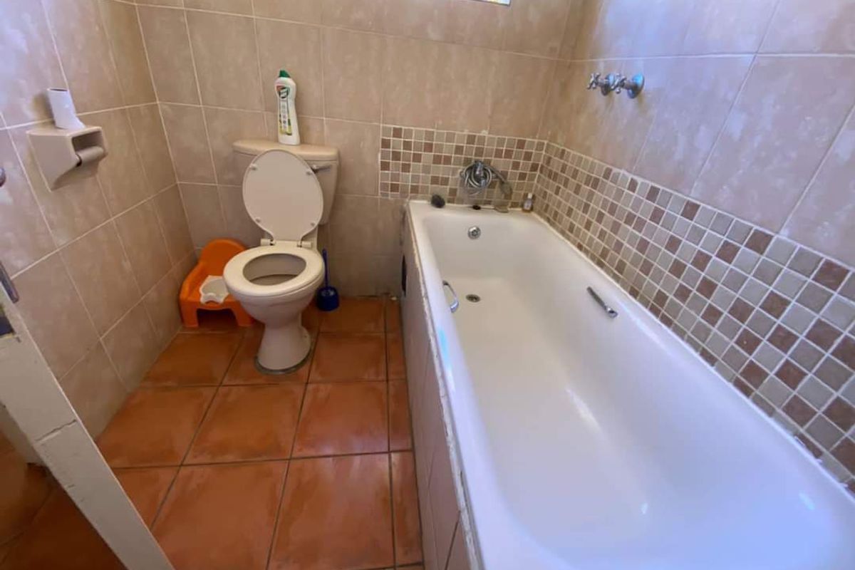 2-BEDROOM DUPLEX TOWNHOUSE FOR SALE IN KHOMASDAL - Photo 5