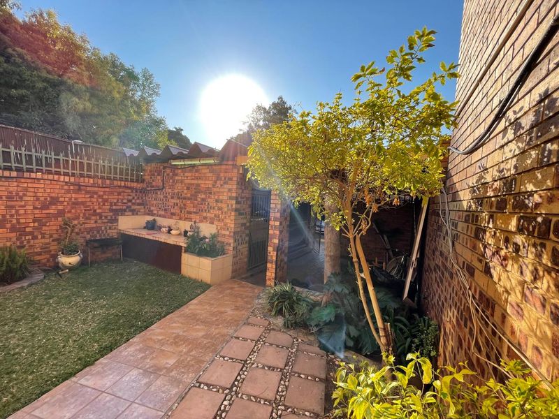 2 Bedroom townhouse in Pretoria Silverton - Weavindpark - Photo 6